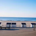 Nieuw Appartement Nabij Het Strand Met Privegarage